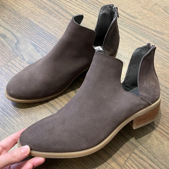 Steve Madden Laramie Suede Ankle Booties size 10 Back Zipper - Picture 11 of 11